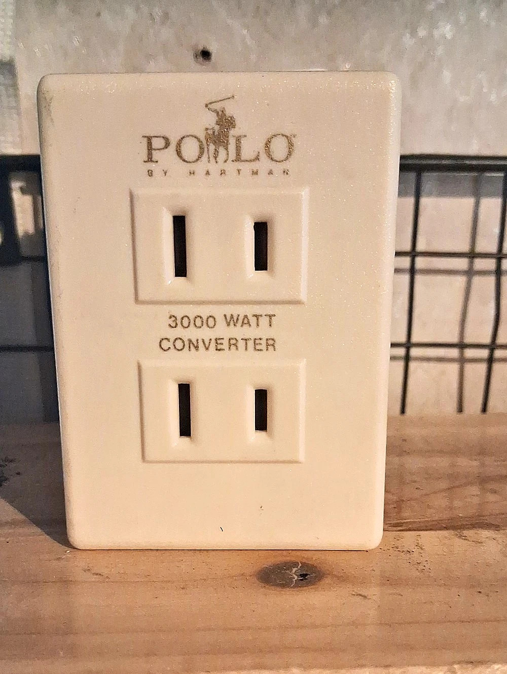 Pollo 3000 Watt Converter 3000W Converter White & Gold